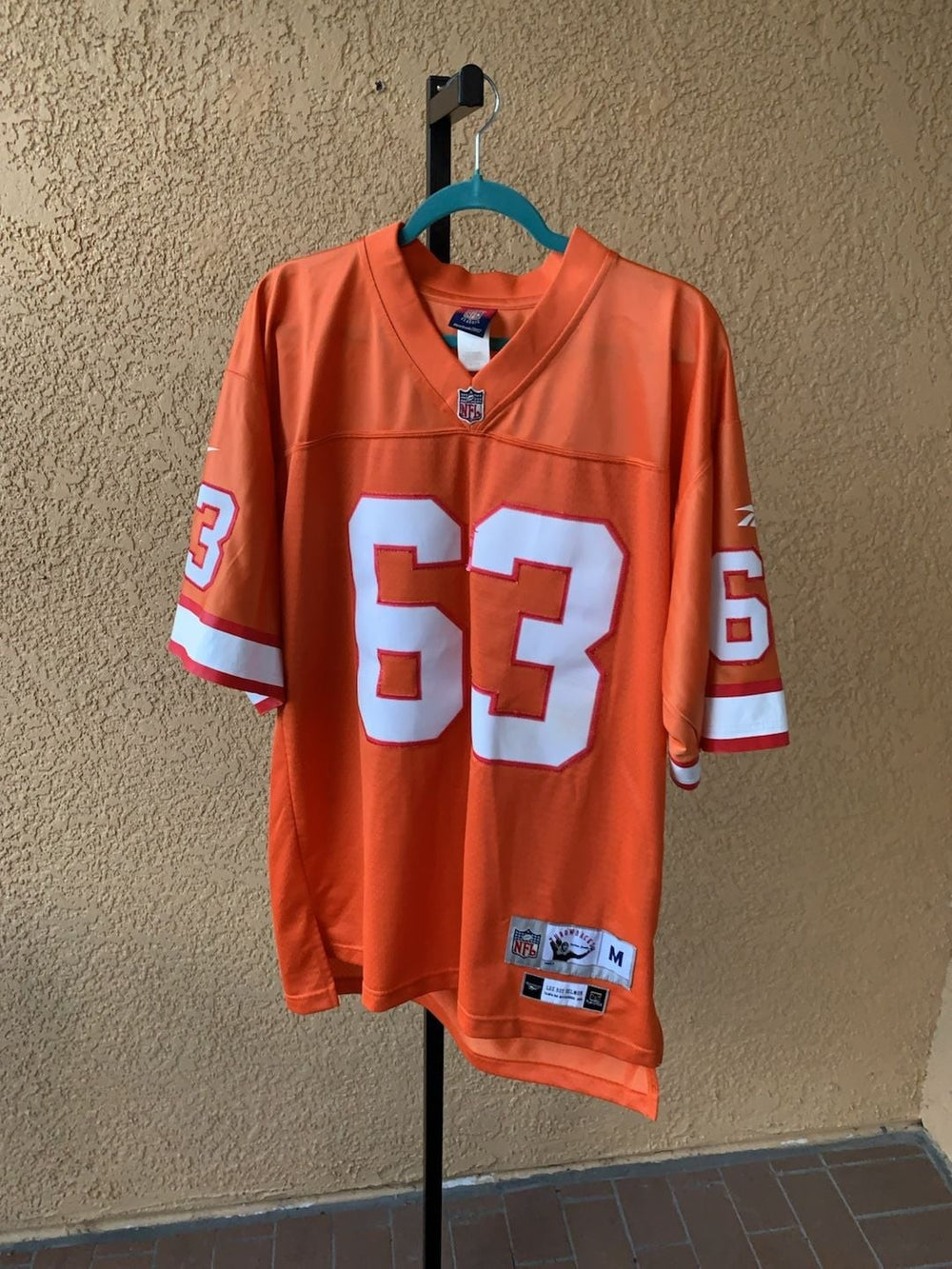 Reebok NFL Classic Tampa Bay Buccaneers Lee Roy Selmon 63 Throwback Jersey Size