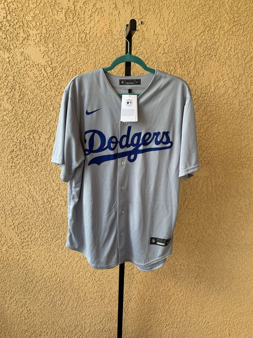Nike Los Angeles Dodgers Julio Urias 7 Gray Replica Baseball Jersey Size Large