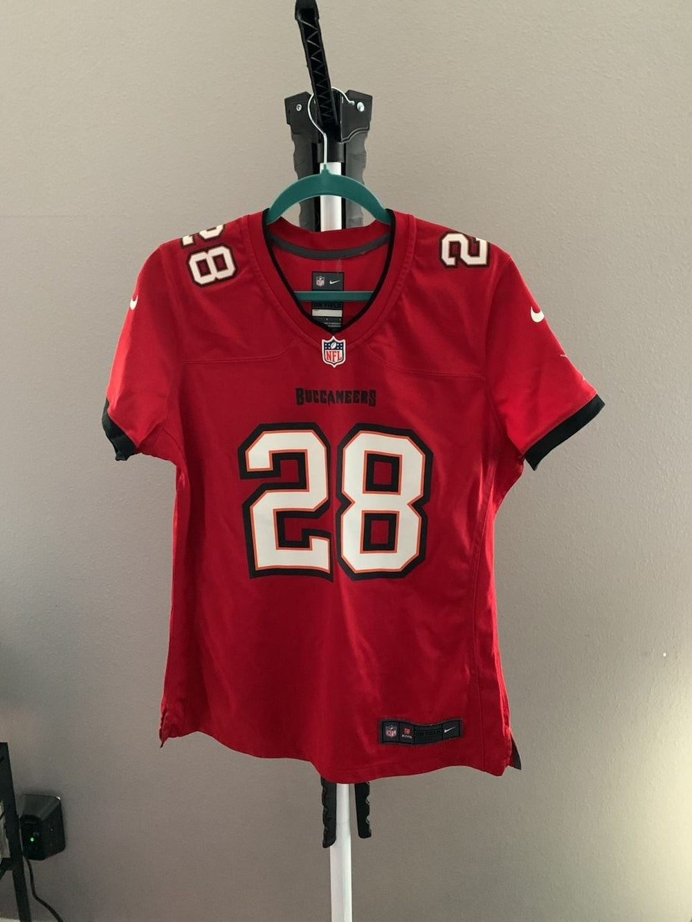 Nike Tampa Bay Buccaneers Leonard Fournette #28 NFL Jersey Size Large