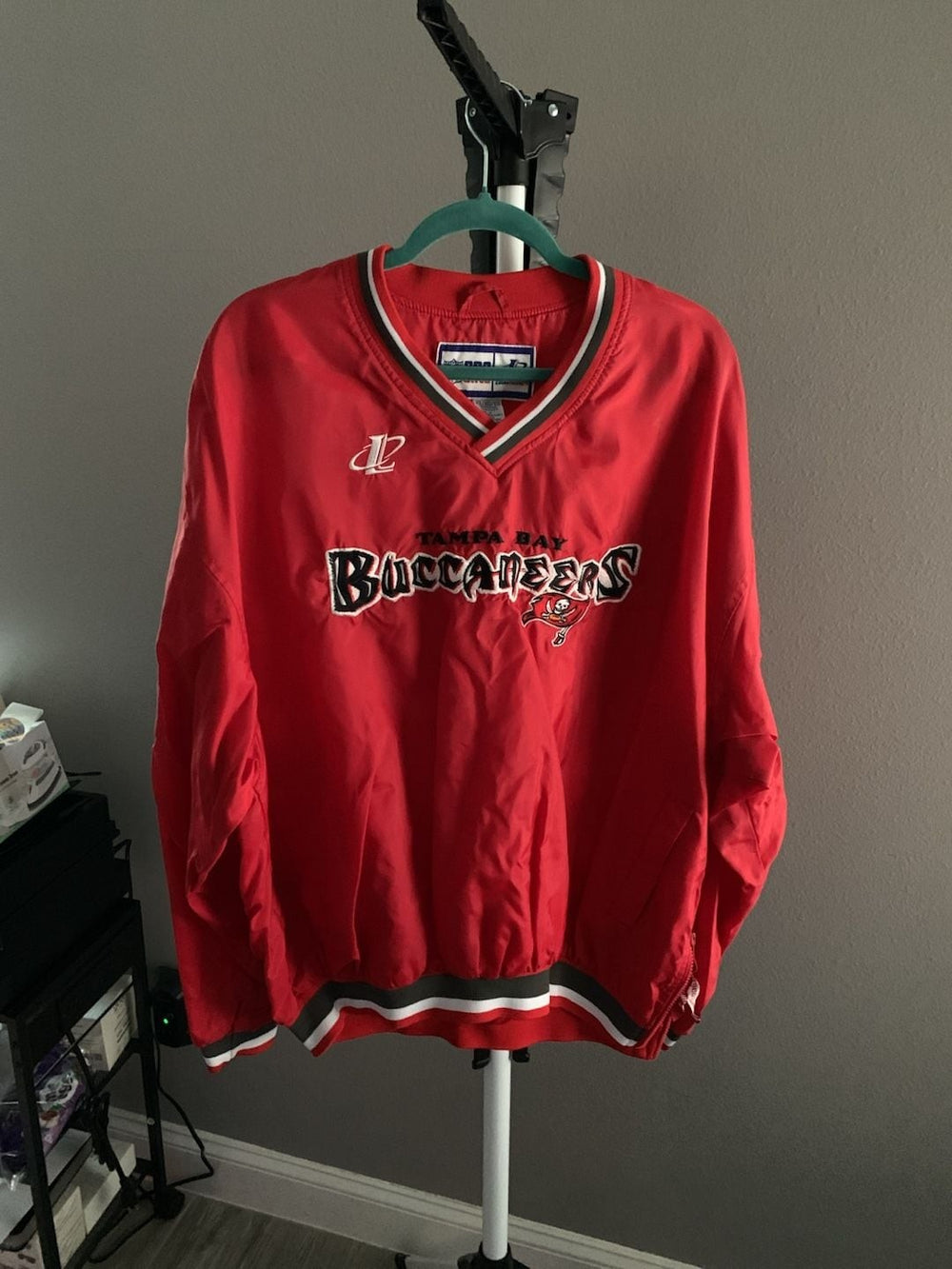 Vintage Pro Line Tampa Bay Buccaneers V-Neck Pullover Windbreaker Jacket XL
