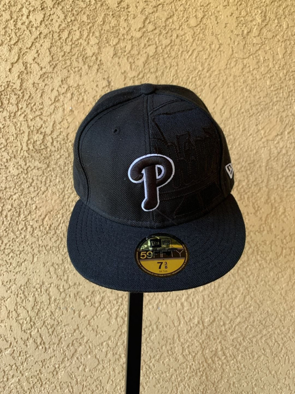 New Era Philadelphia Phillies 59FIFTY Fitted Hat Size 7 3/8
